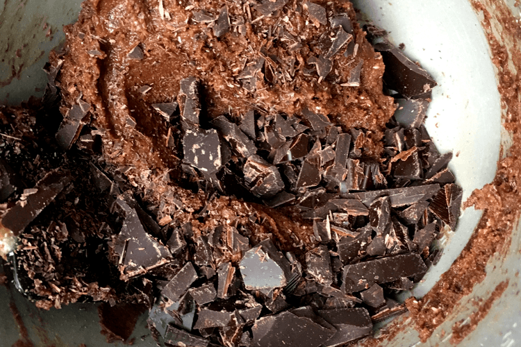 Myke sjokoladecookies med biter av mørk sjokolade
