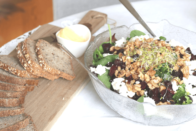 Kylling med rødbet og chevre - salat som kan gis fra 1 år