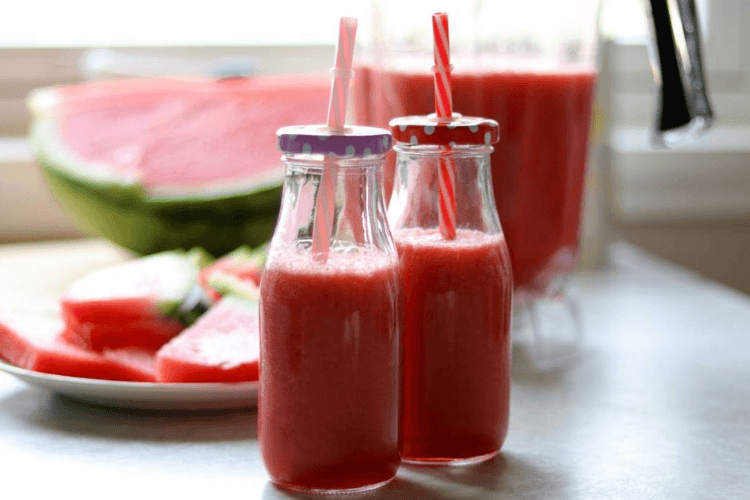 Vannmelon- og jordbærslush (kan gis fra 6 måneder)