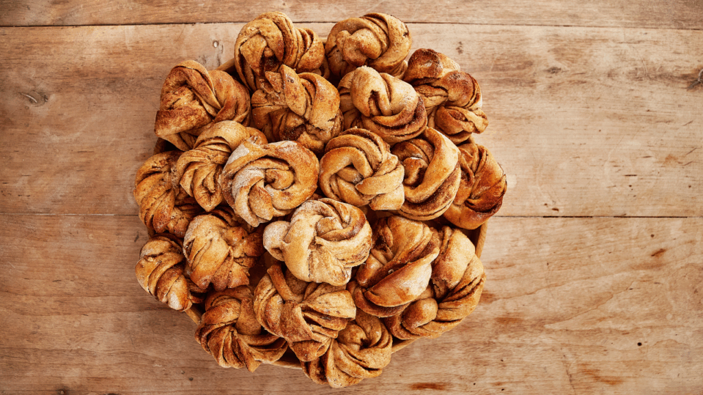 Bare Bra Barnemat kanelknuter